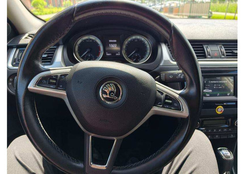 Продам автомобиль SKODA RAPID 2016 г.в.