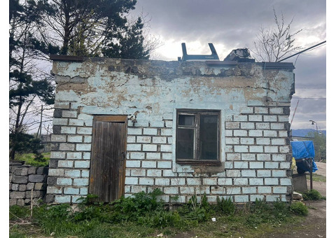 Гараж-мастерские 1059 кв.м. с ЗУ 0,76 га
