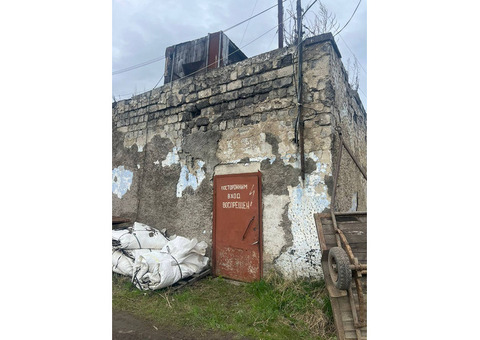 Гараж-мастерские 1059 кв.м. с ЗУ 0,76 га