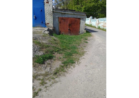 17,8 кв.м в собственности (земля + бокс) Губкин