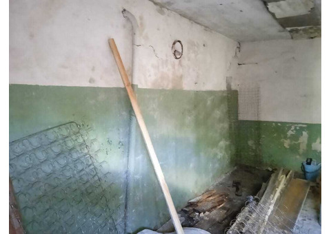 17,8 кв.м в собственности (земля + бокс) Губкин