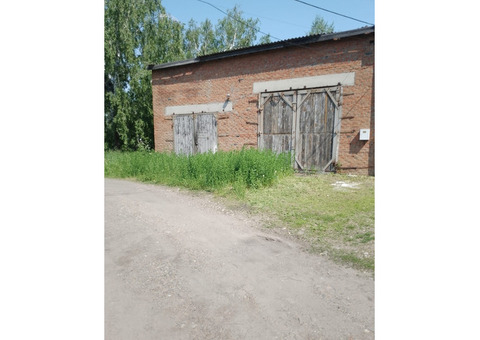 Нежилое помещение (склад, гараж) площадью 131.6 кв.м.